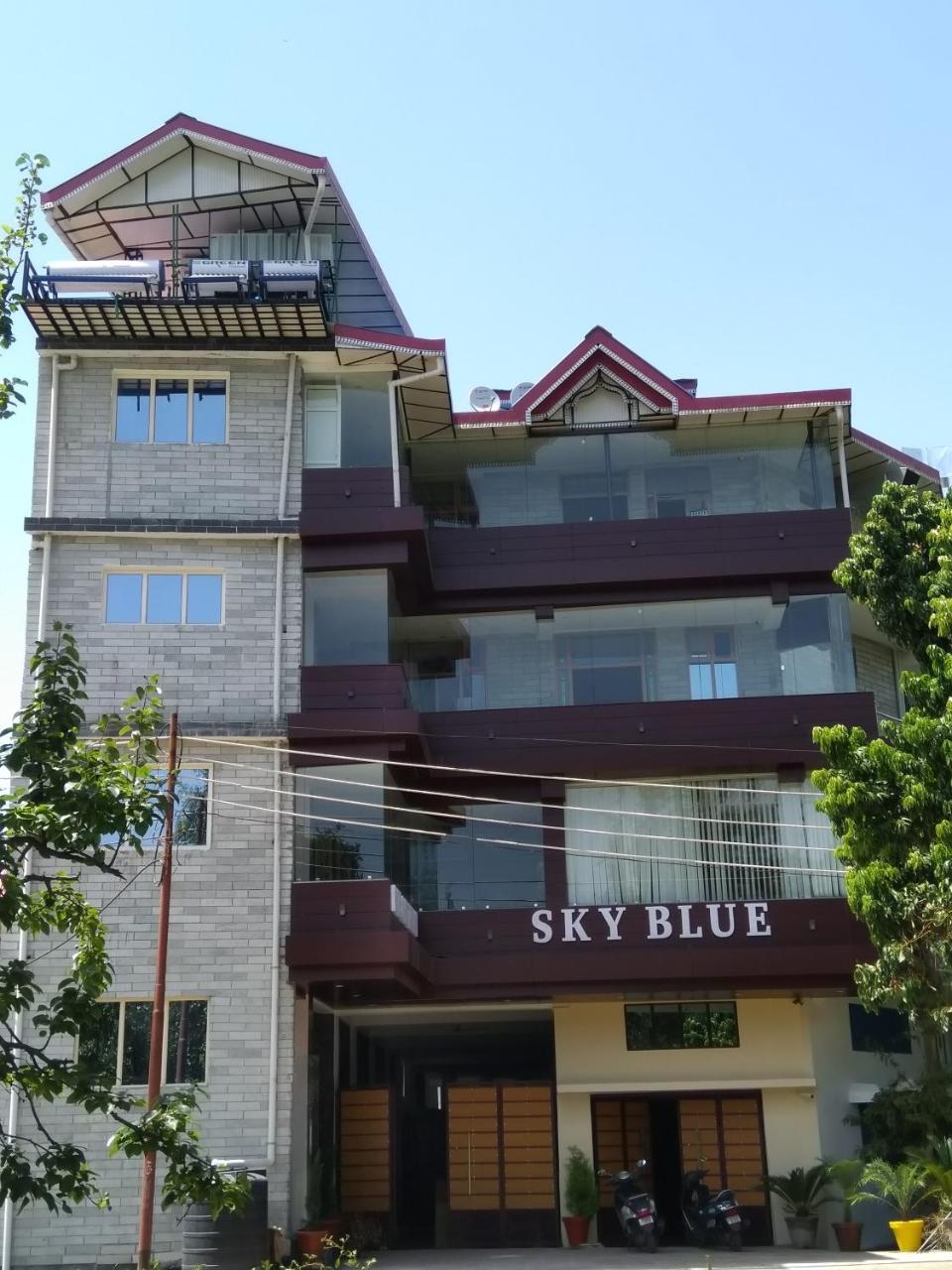 Hotel Sky Bule & Restaurant Khas Nagrota ภายนอก รูปภาพ