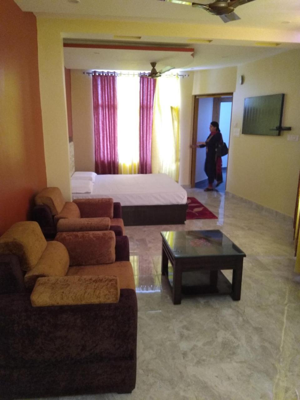 Hotel Sky Bule & Restaurant Khas Nagrota ภายนอก รูปภาพ