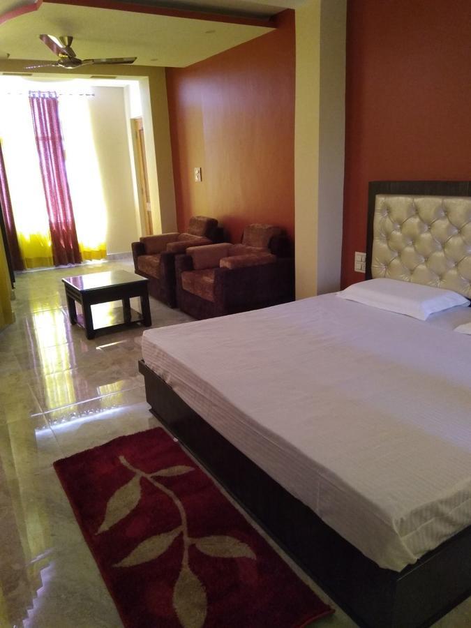 Hotel Sky Bule & Restaurant Khas Nagrota ภายนอก รูปภาพ
